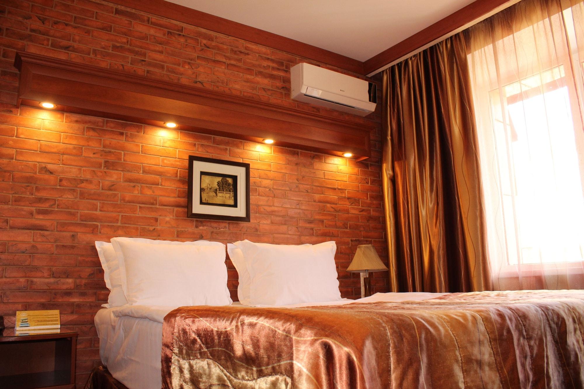 Hotel Uyut Almaty Luaran gambar