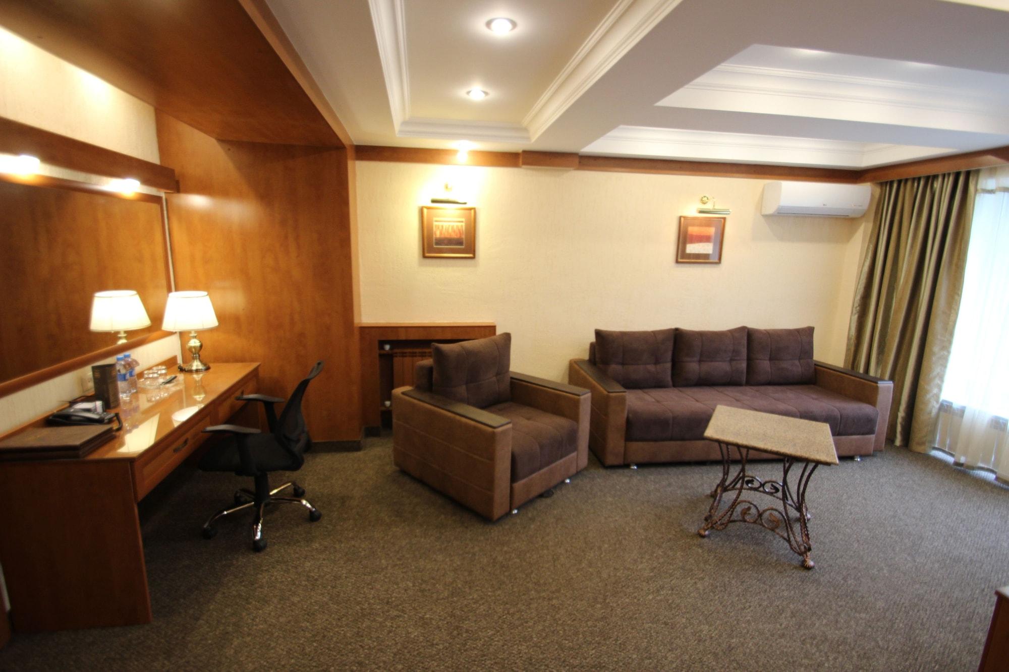 Hotel Uyut Almaty Luaran gambar