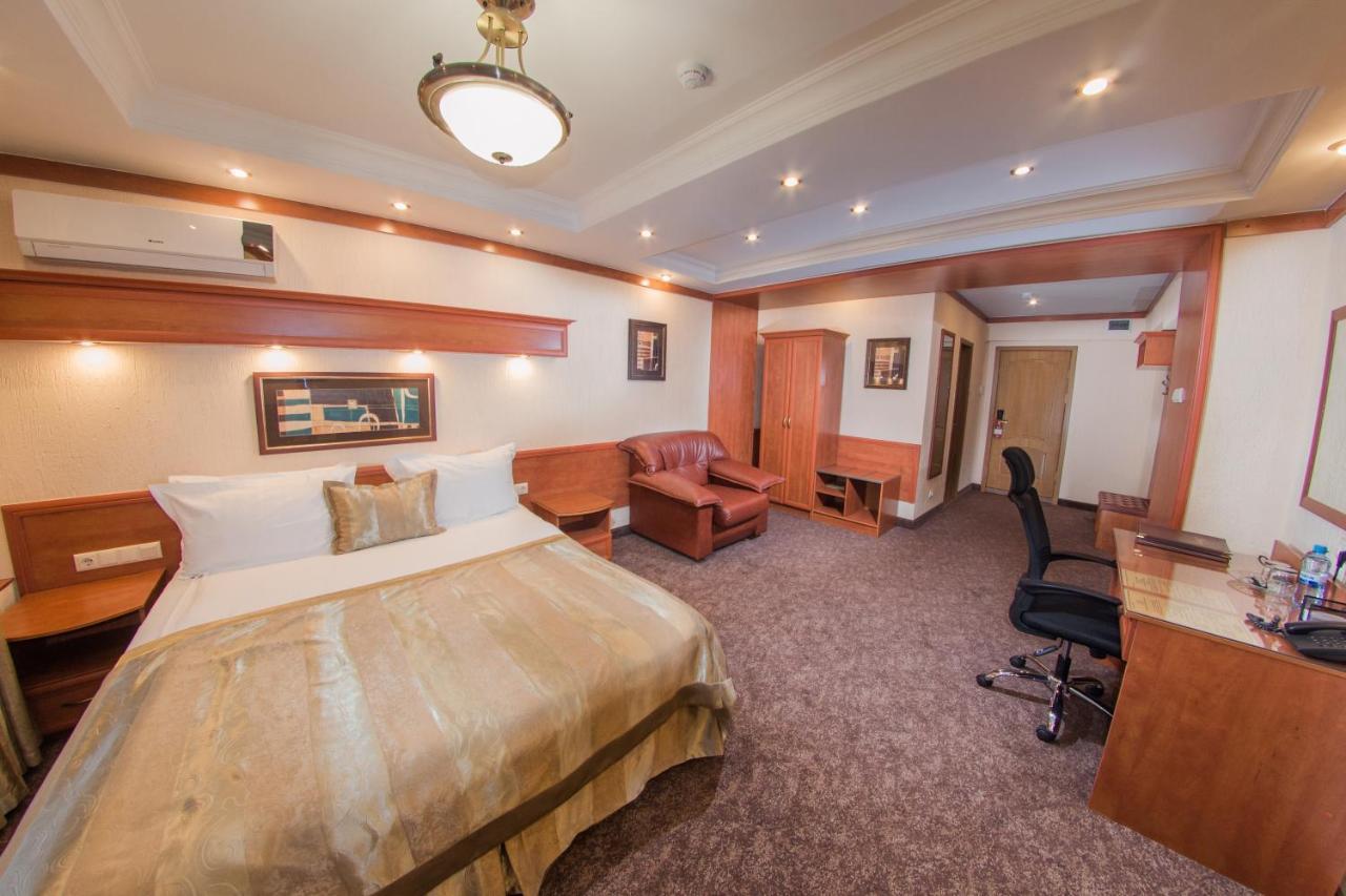 Hotel Uyut Almaty Luaran gambar