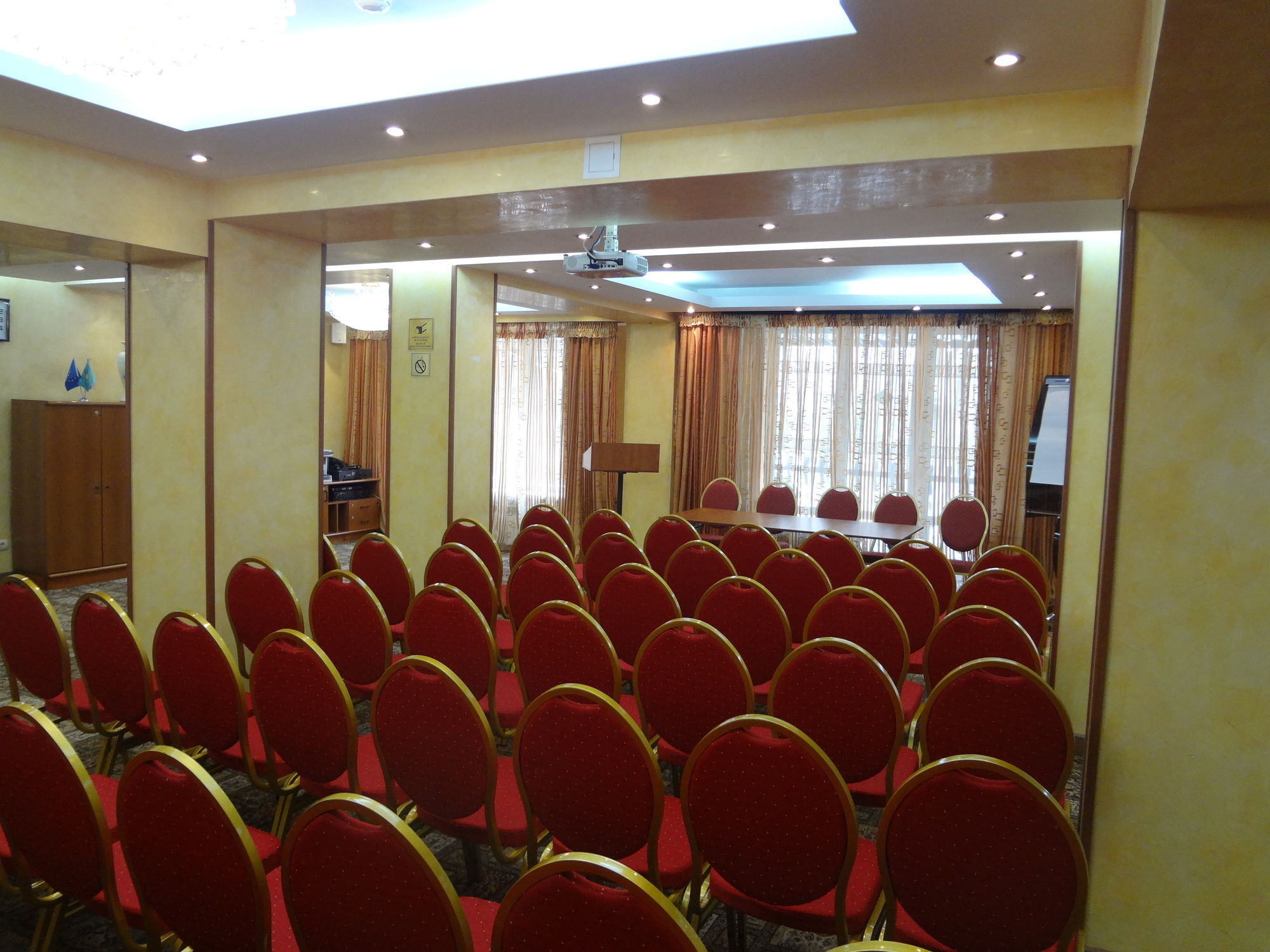 Hotel Uyut Almaty Luaran gambar