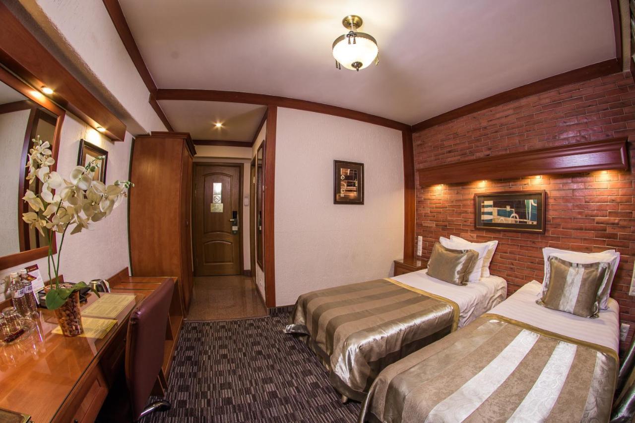 Hotel Uyut Almaty Luaran gambar