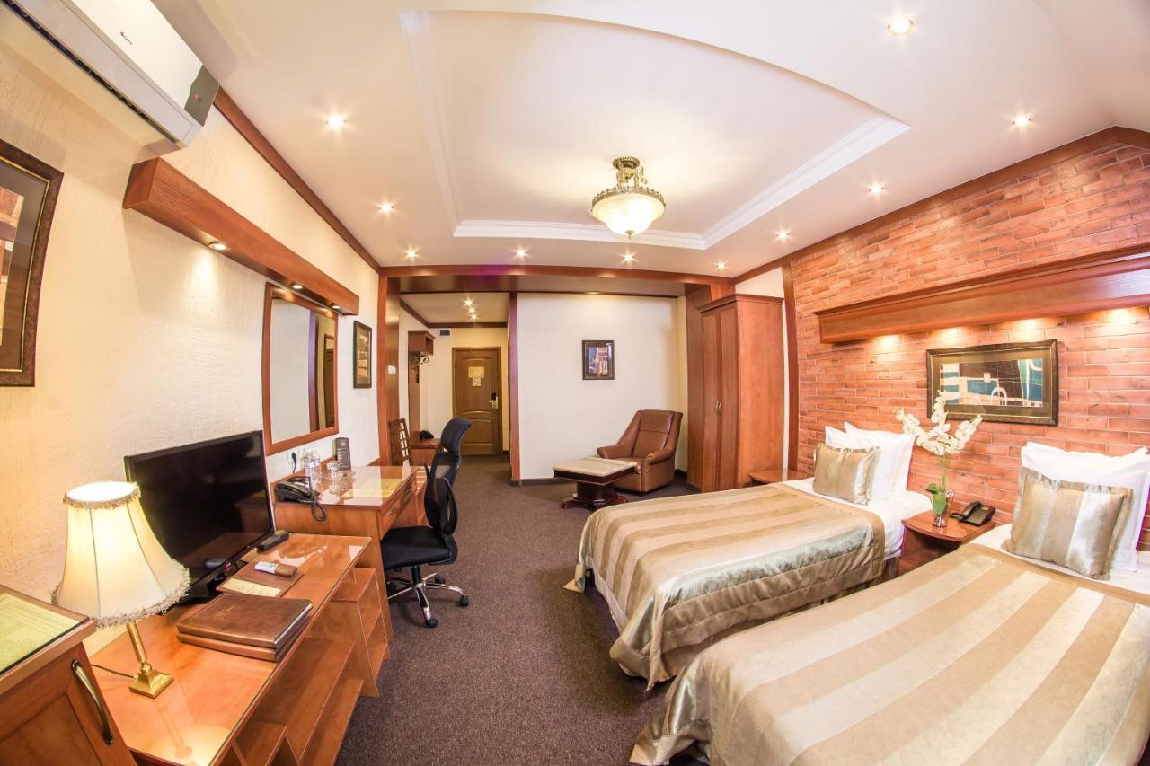 Hotel Uyut Almaty Luaran gambar